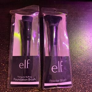 Black Triangular Buffing Foundation Brush and Powder Brush Set